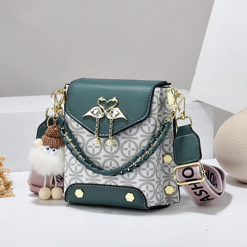 Fashionable Crossbody Flip Cover Bag