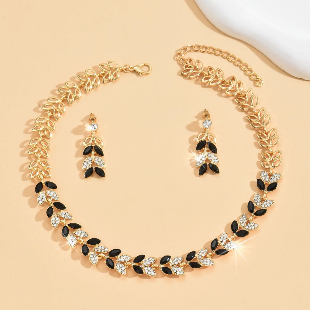 Women's Earrings And Necklace Two-Piece Set