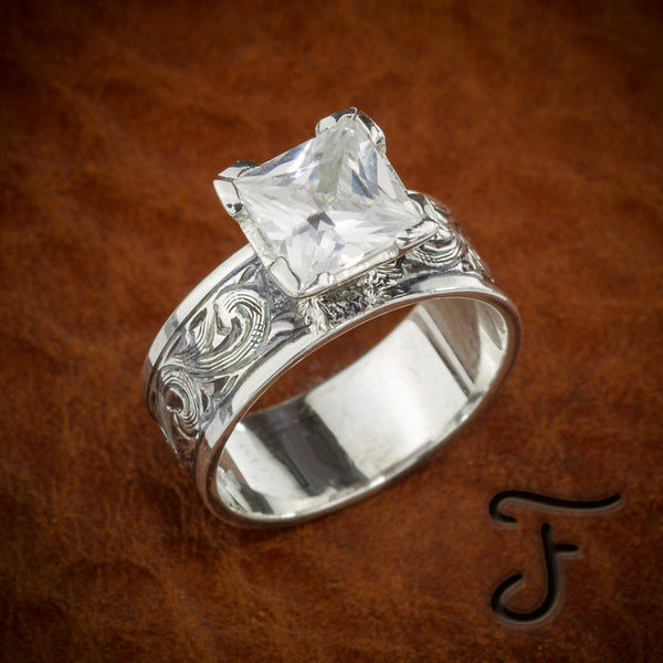 Fashionable Thai Silver Antique-Style Womens Ring