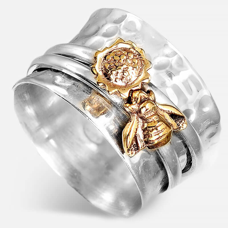 Minimalist Personalized Two-Tone Rotatable Bee And Flower Ring