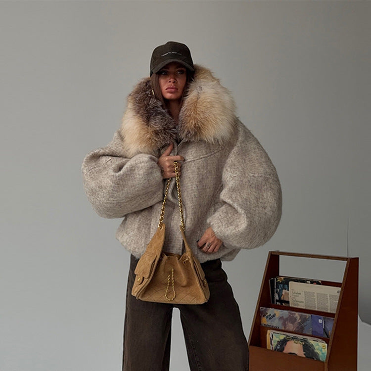 Womens Stylish Woolen Coat With A Big Fur Collar And Zipper